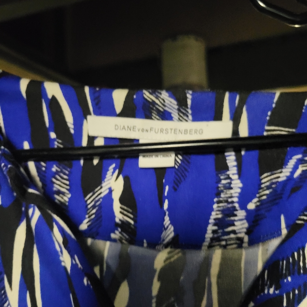 Cute DVF dress - Picture 2 of 2